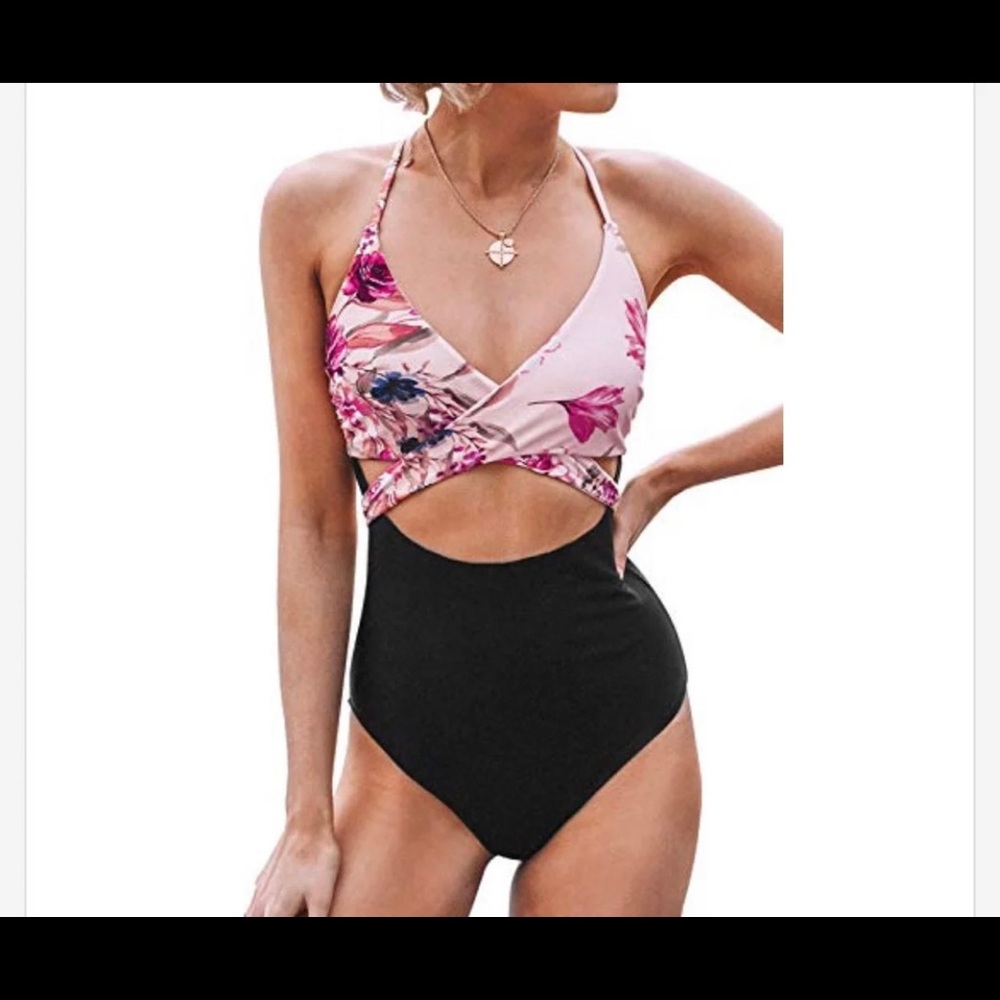 Cupshe One-Piece - Medium